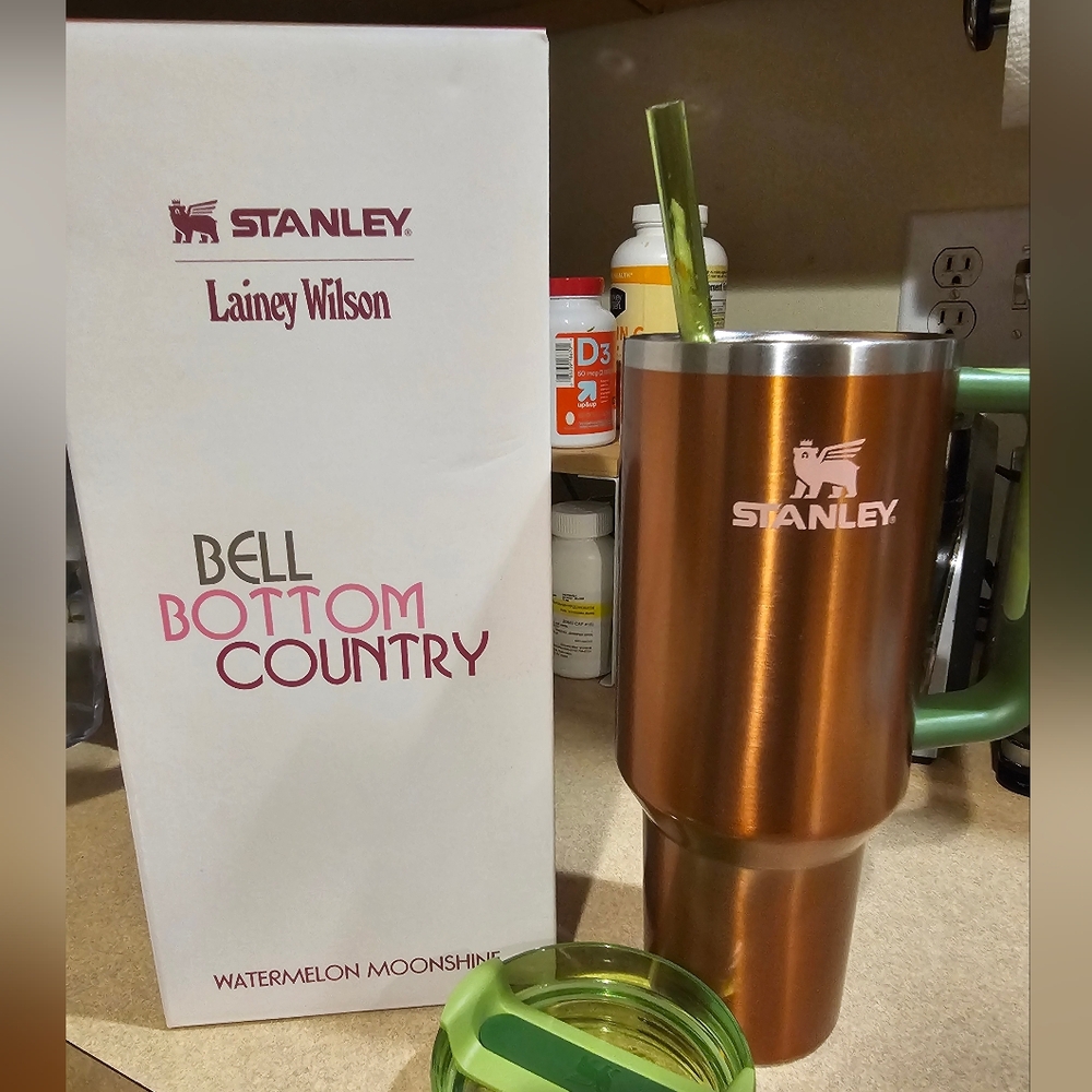 Stanley Watermelon Moonshine Lainey Wilson Limited Edition Quencher 40oz.